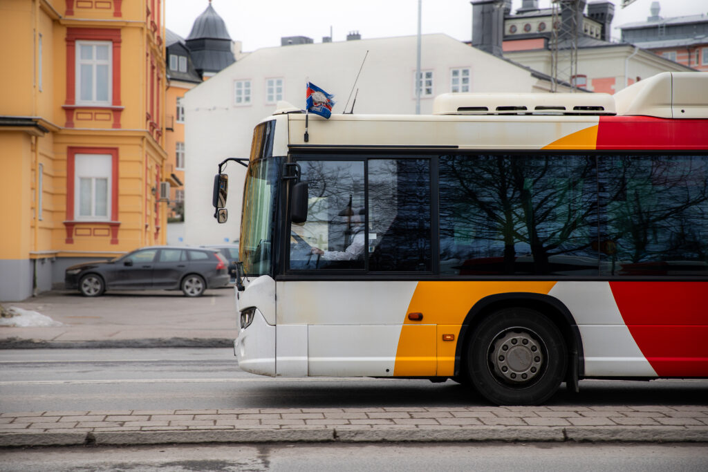 Östgötatrafiken bus in traffic